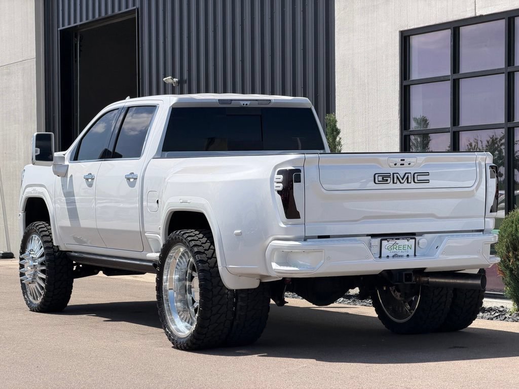 Used 2024 GMC Sierra 3500 Denali Ultimate AWD/4WD image 3