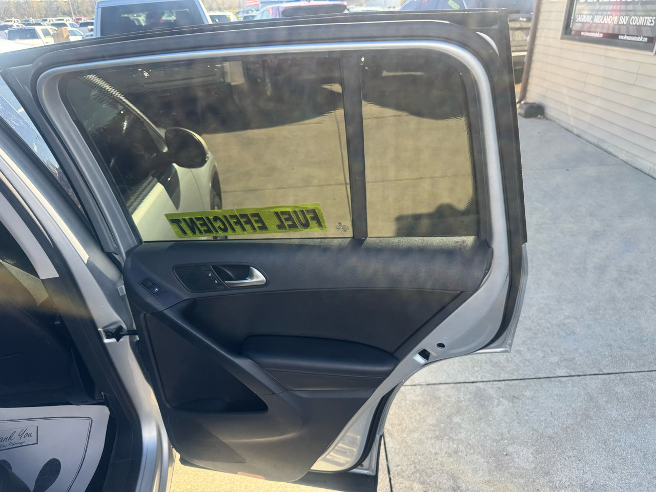 Used 2017 Volkswagen Tiguan S image 17