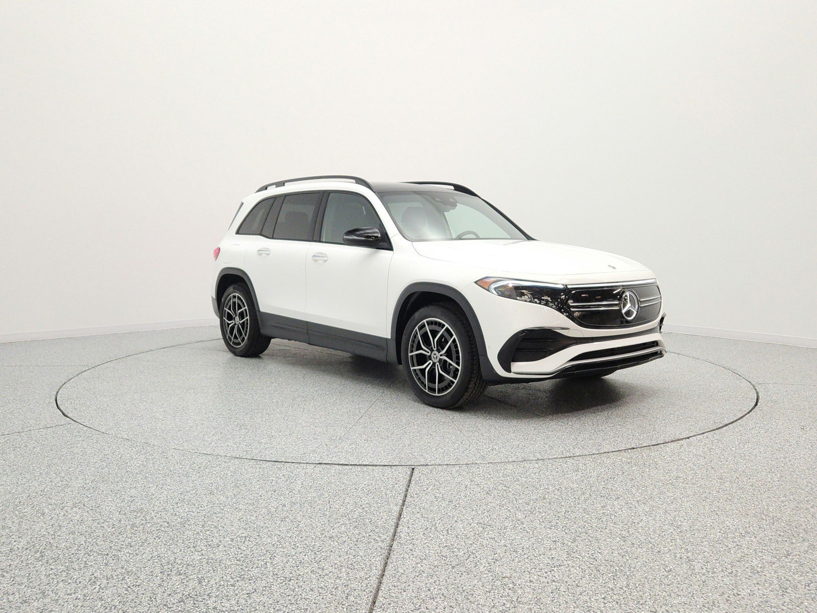 Used 2023 Mercedes-Benz EQB 350 4MATIC SUV image 3