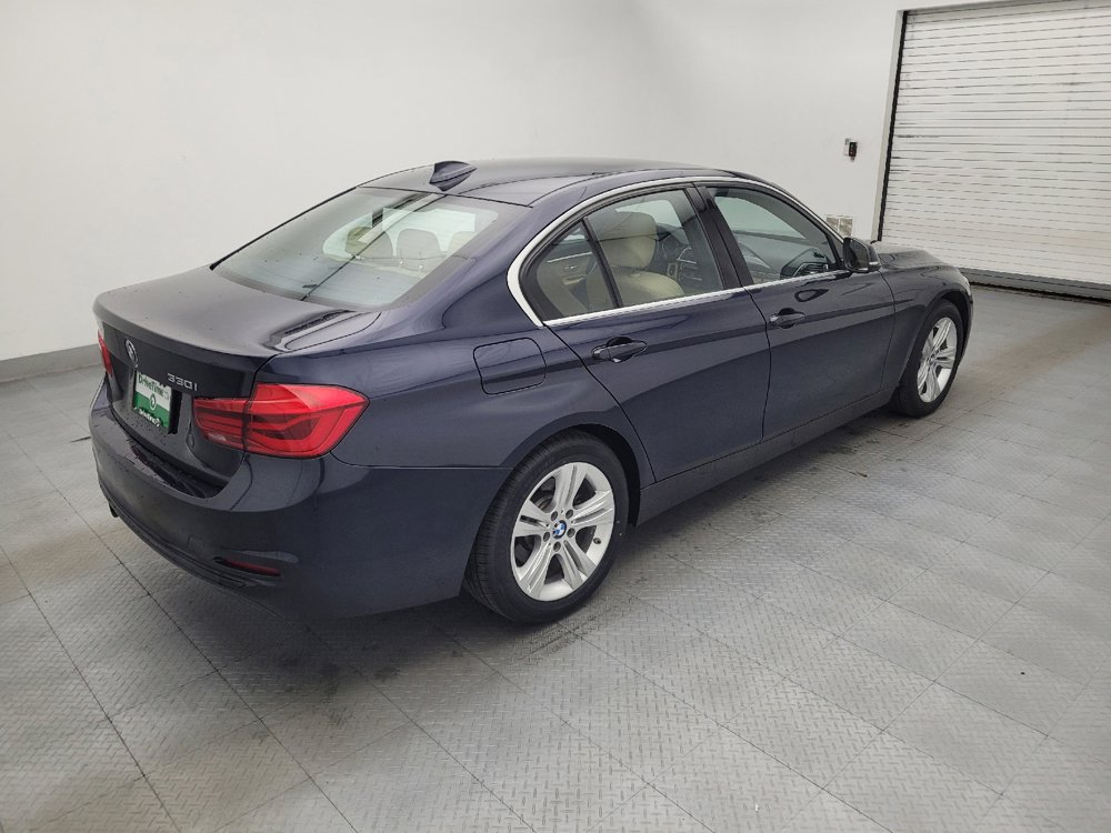 Used 2017 BMW 330i Sedan w/ Driver Assistance Package RWD image 10