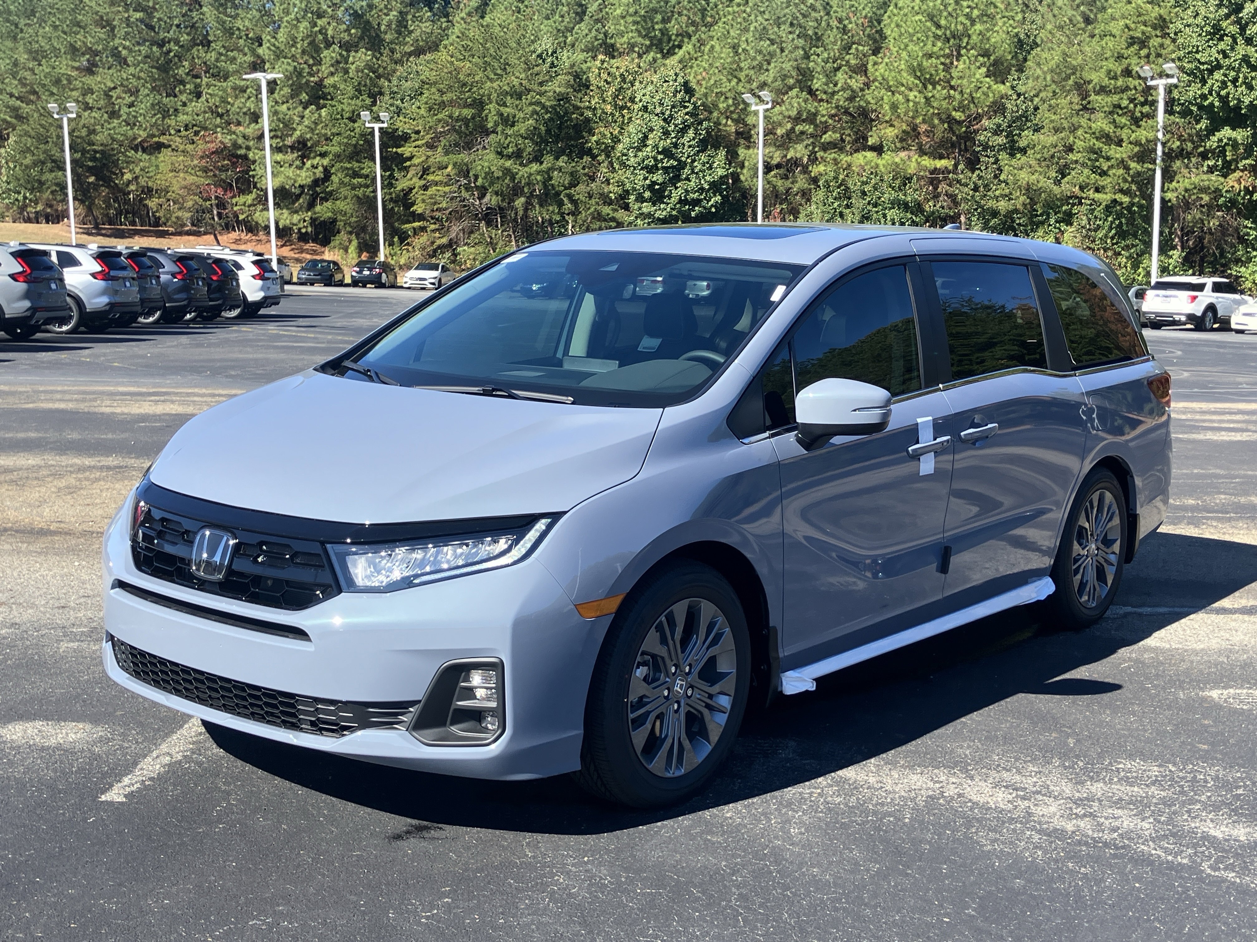 New 2026 Honda Odyssey Touring image 5