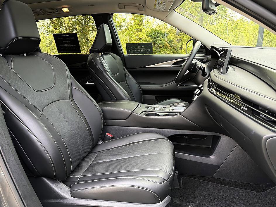 Certified 2025 INFINITI QX60 Luxe w/ Vision Package image 21