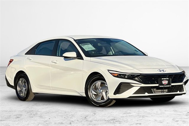 Used 2025 Hyundai Elantra SE