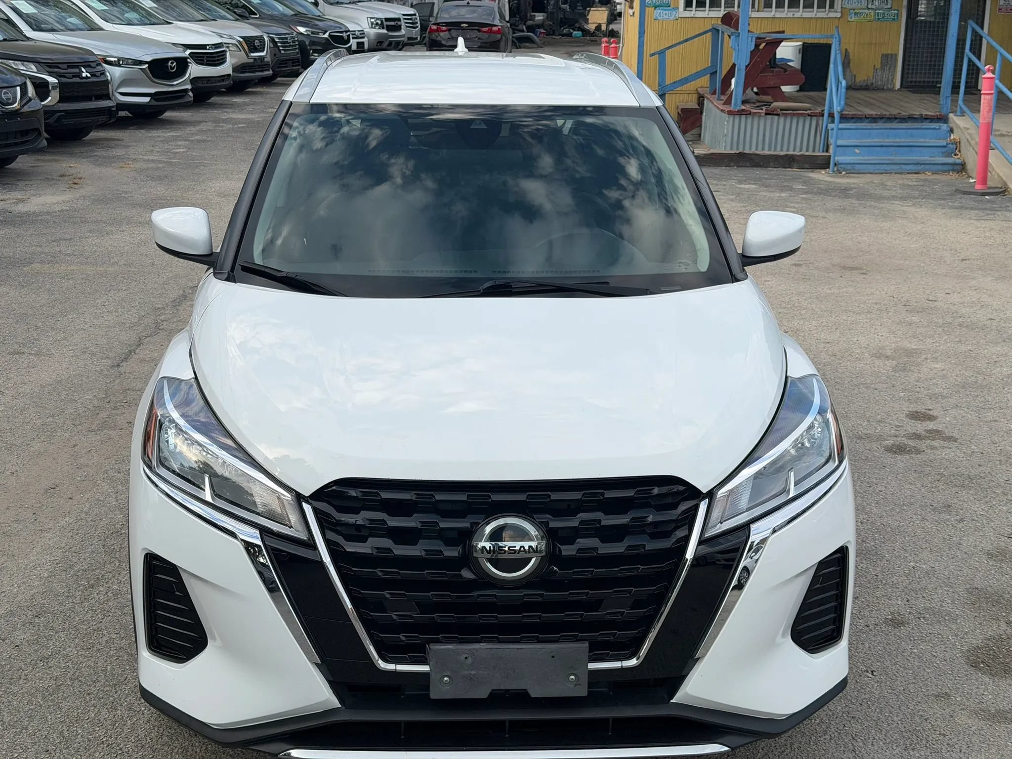 Used 2021 Nissan Kicks SV FWD image 2