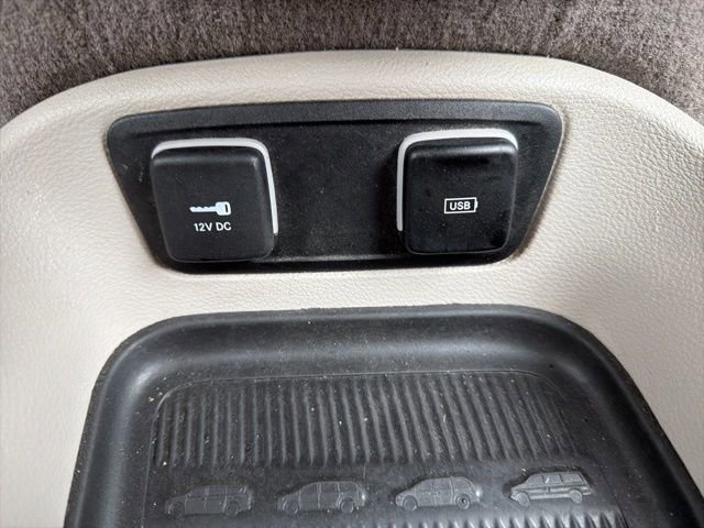 Used 2018 Chrysler Pacifica Touring-L image 32