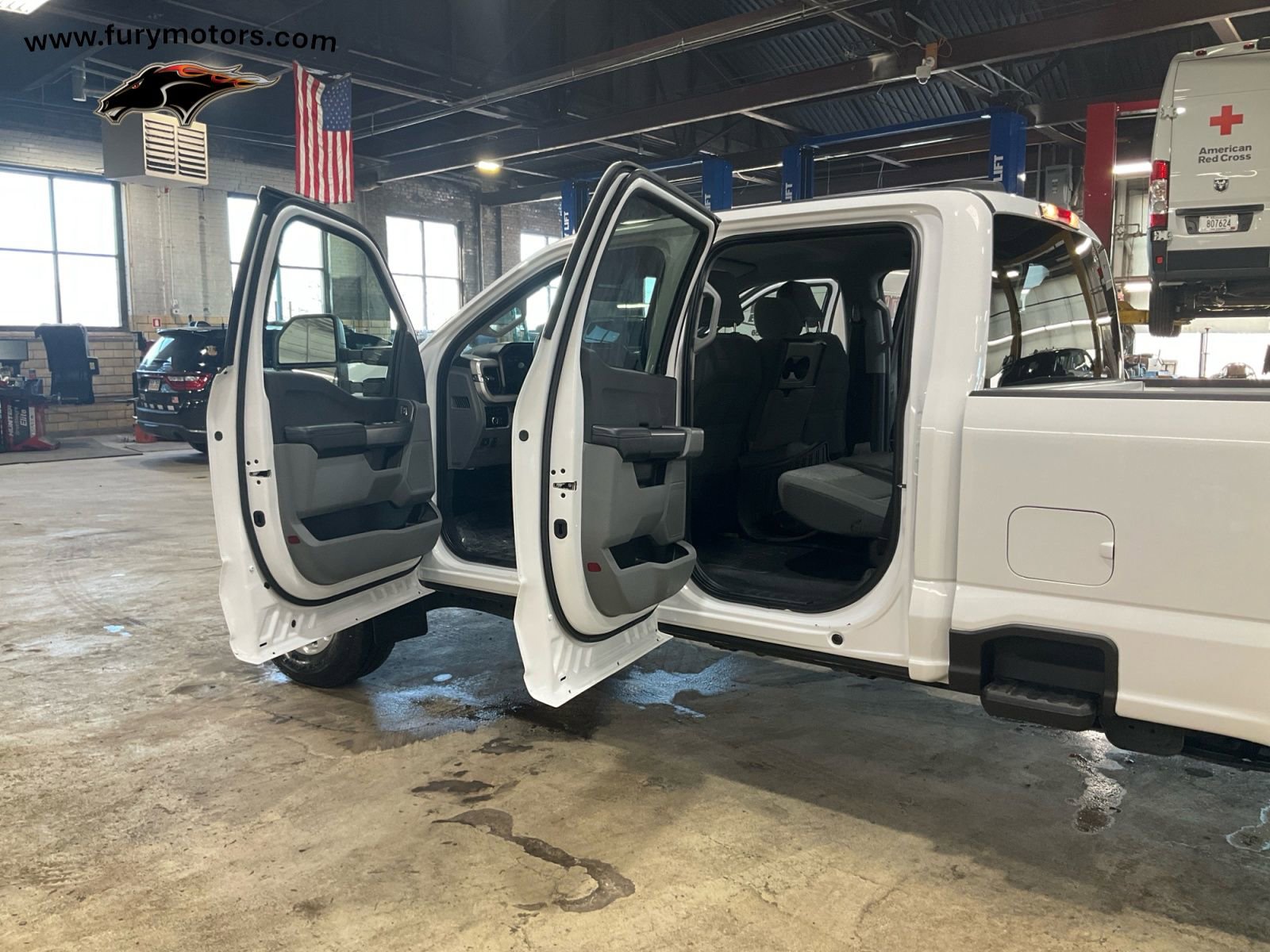 Used 2024 Ford F350 XLT w/ FX4 Off-Road Package image 27