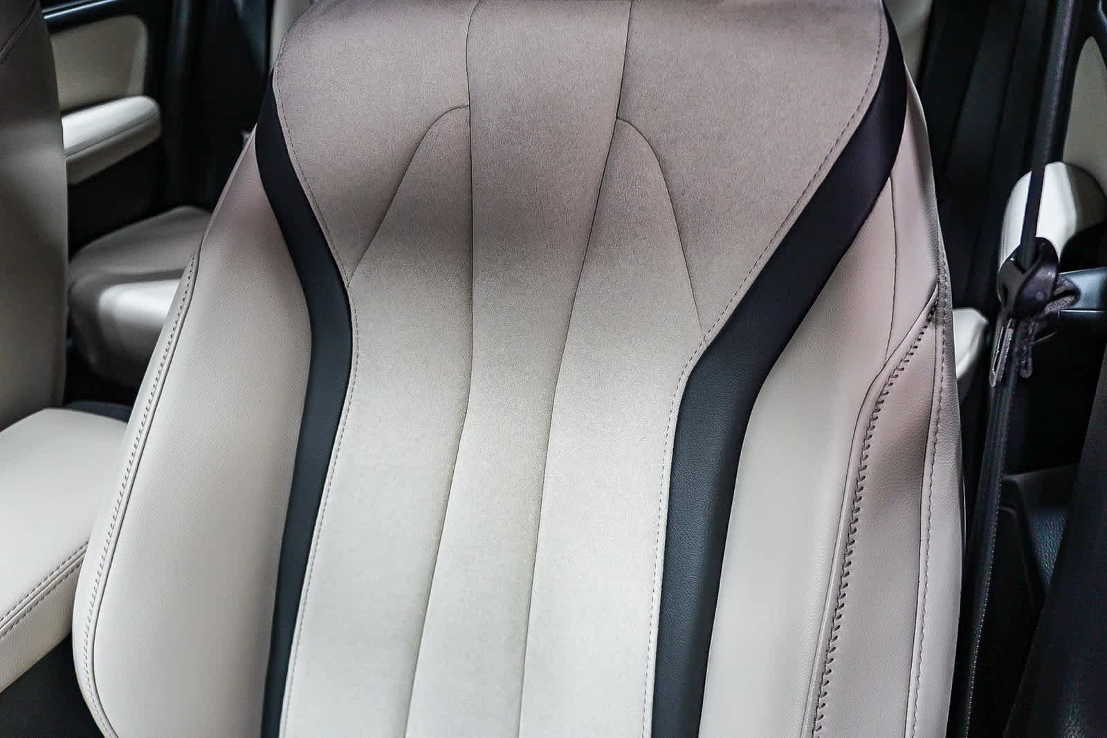 Used 2025 Acura Integra A-Spec image 31