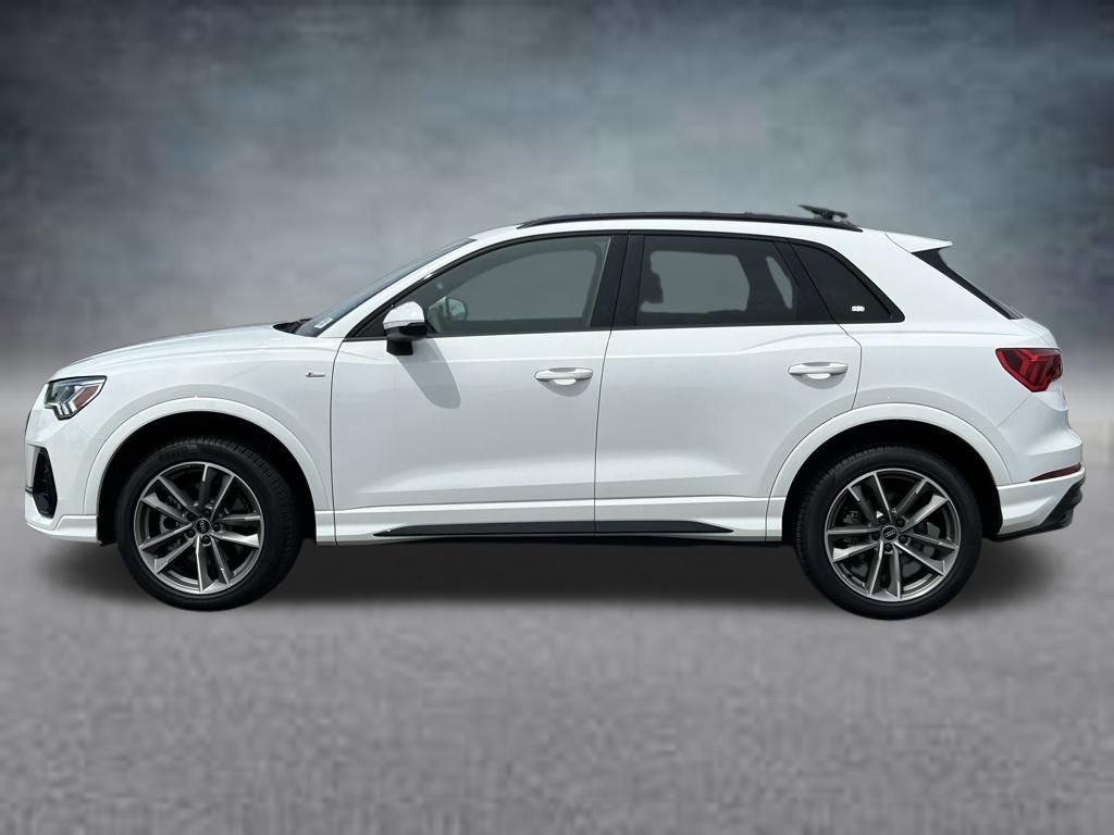 Used 2025 Audi Q3 2.0T Premium w/ Convenience Package AWD/4WD image 2