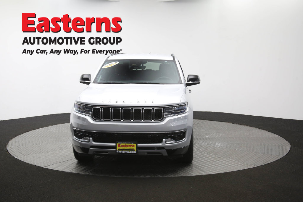 Used 2024 Jeep Wagoneer L Series II w/ Flexible Seating Group AWD/4WD image 60