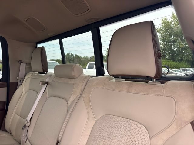 Used 2019 RAM 1500 Laramie AWD/4WD image 17