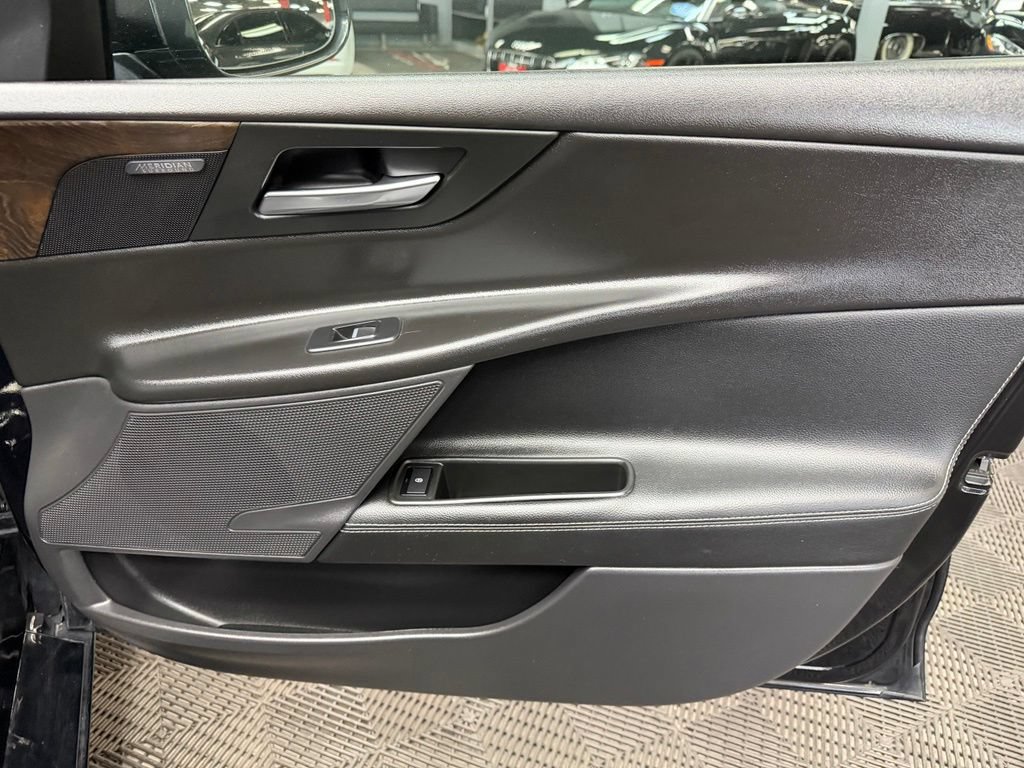 Used 2018 Jaguar XE S RWD image 54