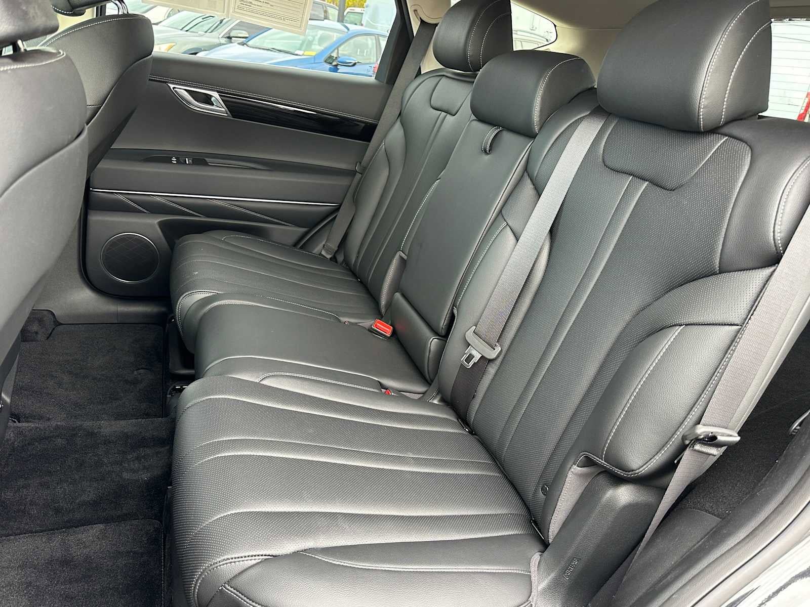 Used 2025 Genesis GV80 2.5T Standard AWD/4WD image 17