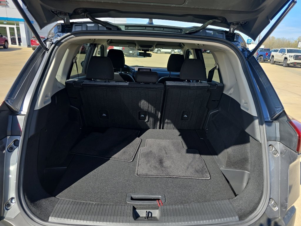 Used 2023 Nissan Rogue SV image 13