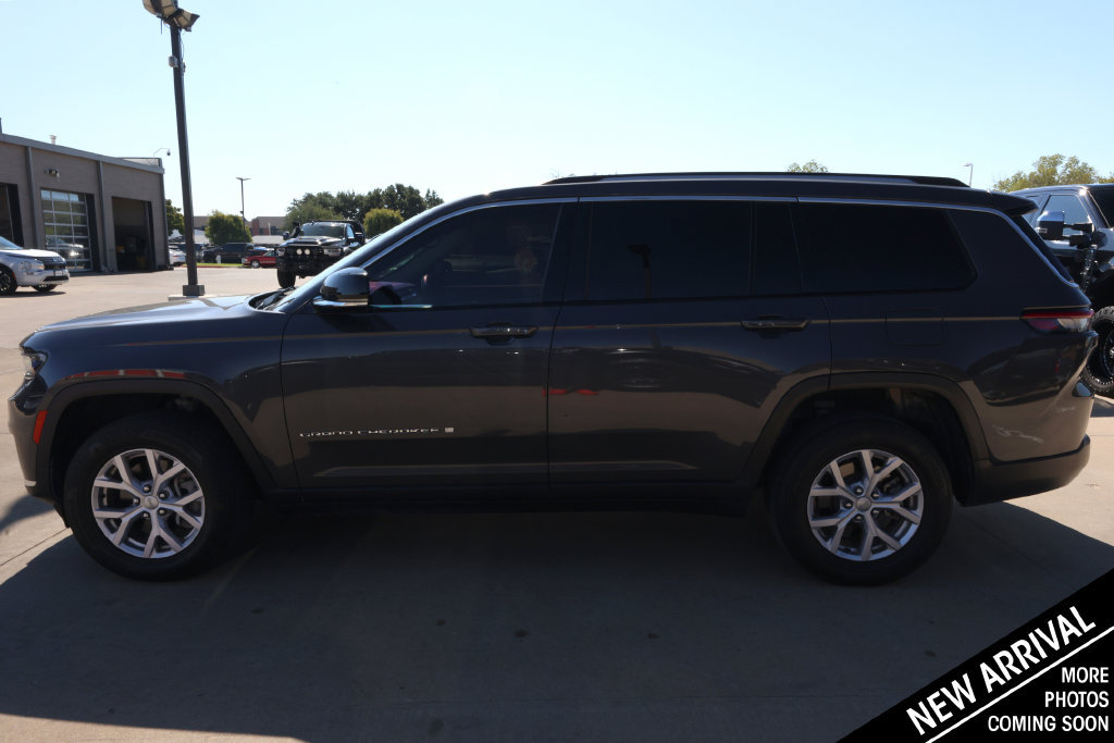 Used 2022 Jeep Grand Cherokee L Limited AWD/4WD image 8
