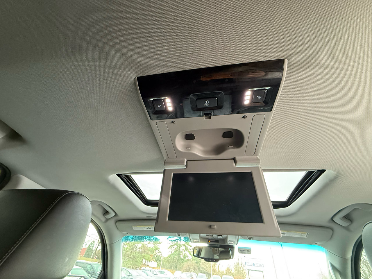 Used 2017 Chevrolet Tahoe LT image 34