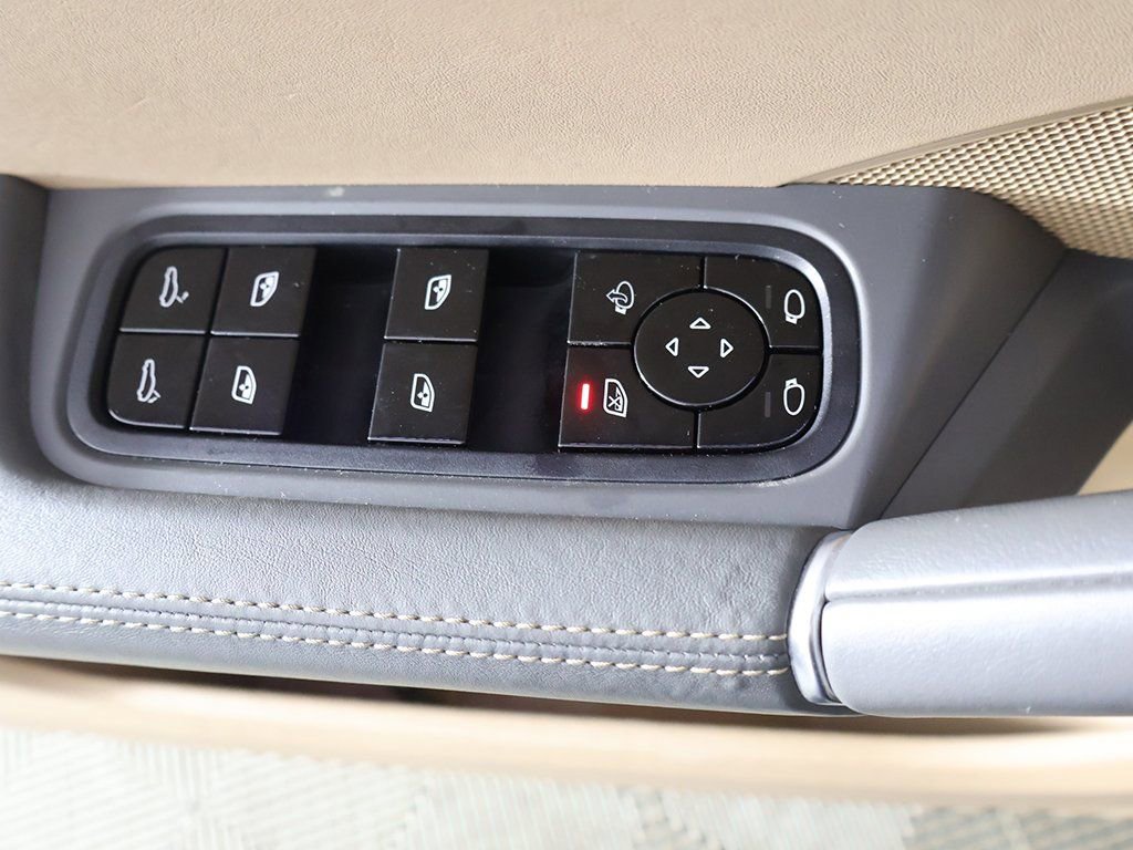 Used 2021 Porsche Cayenne GTS w/ Premium Package Plus AWD/4WD image 40