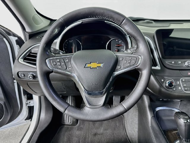 Used 2020 Chevrolet Malibu Premier FWD image 12