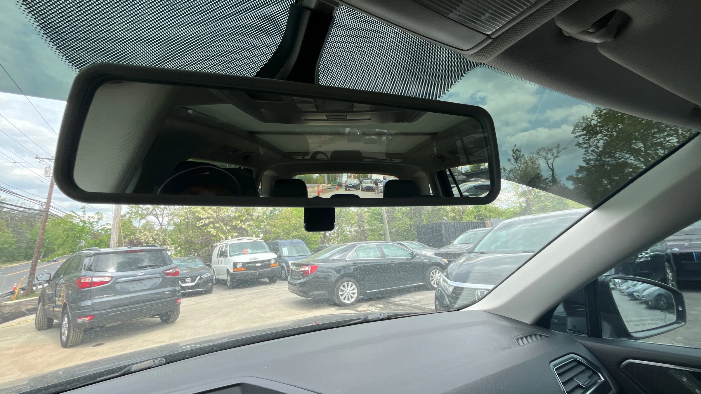 Used 2018 Volkswagen Tiguan SE w/ Panoramic Sunroof Package AWD/4WD image 17