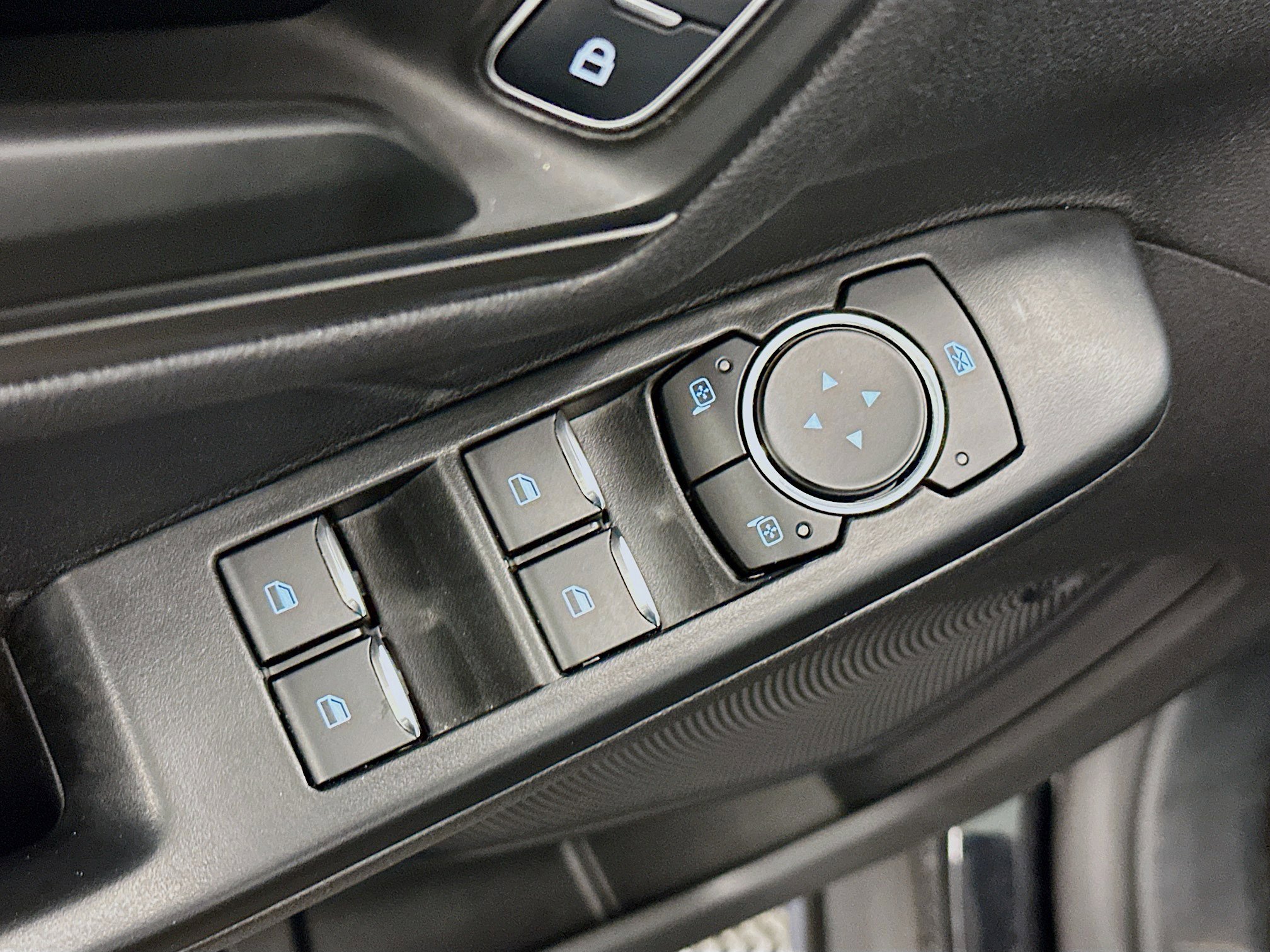 Used 2025 Ford Escape Active image 15