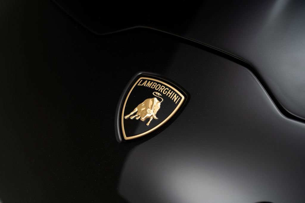 Used 2018 Lamborghini Huracan Performante AWD/4WD image 33