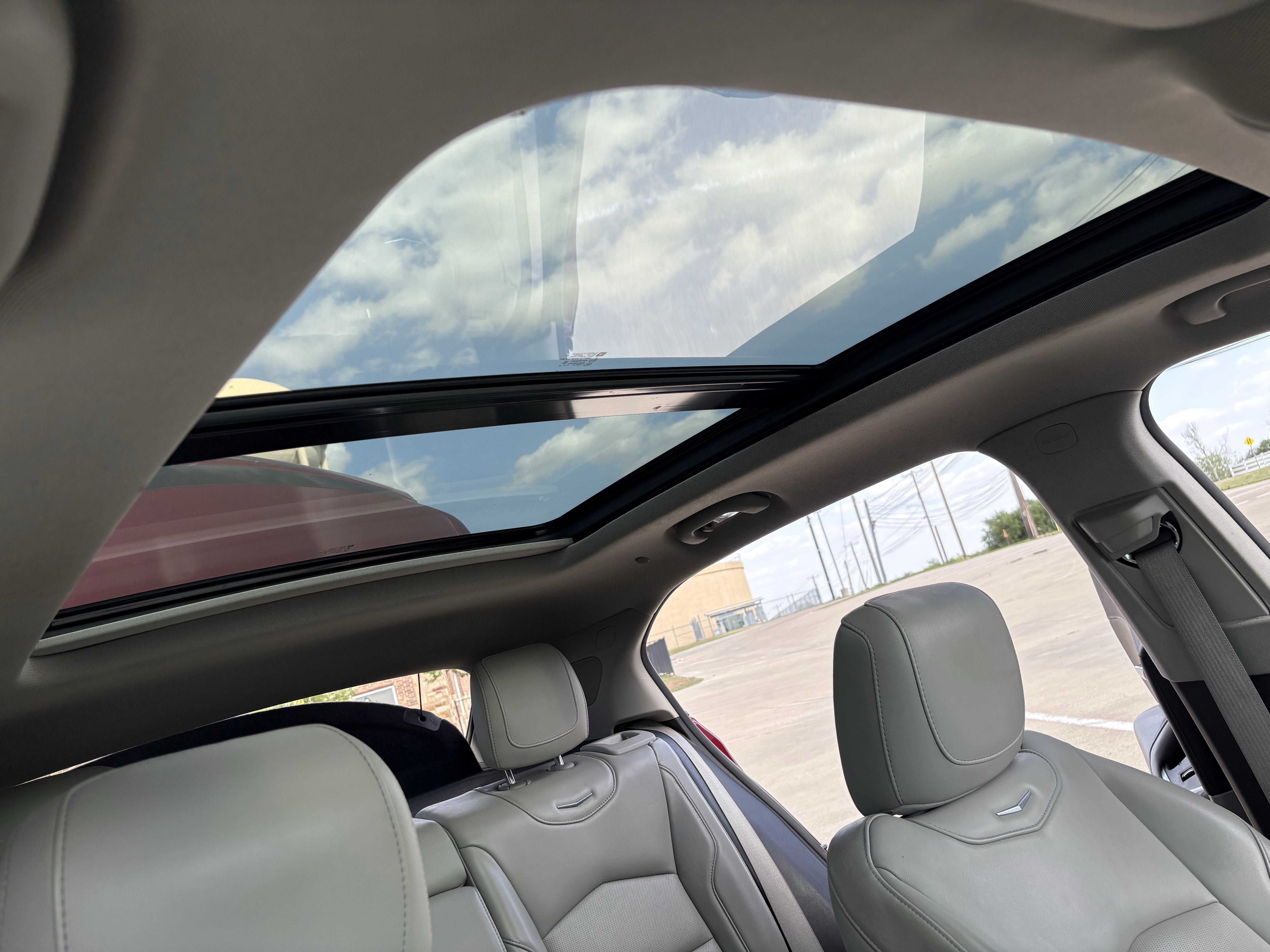 Used 2019 Cadillac XT4 Premium Luxury image 17