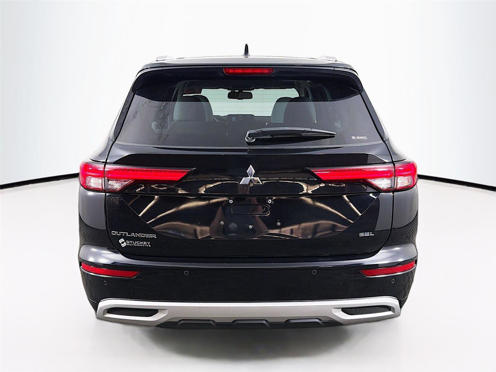 Used 2023 Mitsubishi Outlander SEL image 6