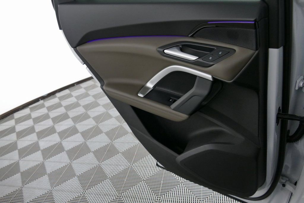 Used 2025 Audi Q5 Premium w/ Convenience Package image 26