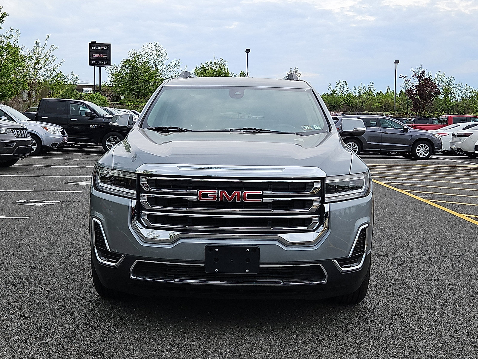 Certified 2023 GMC Acadia SLE w/ Driver Convenience Package AWD/4WD image 2