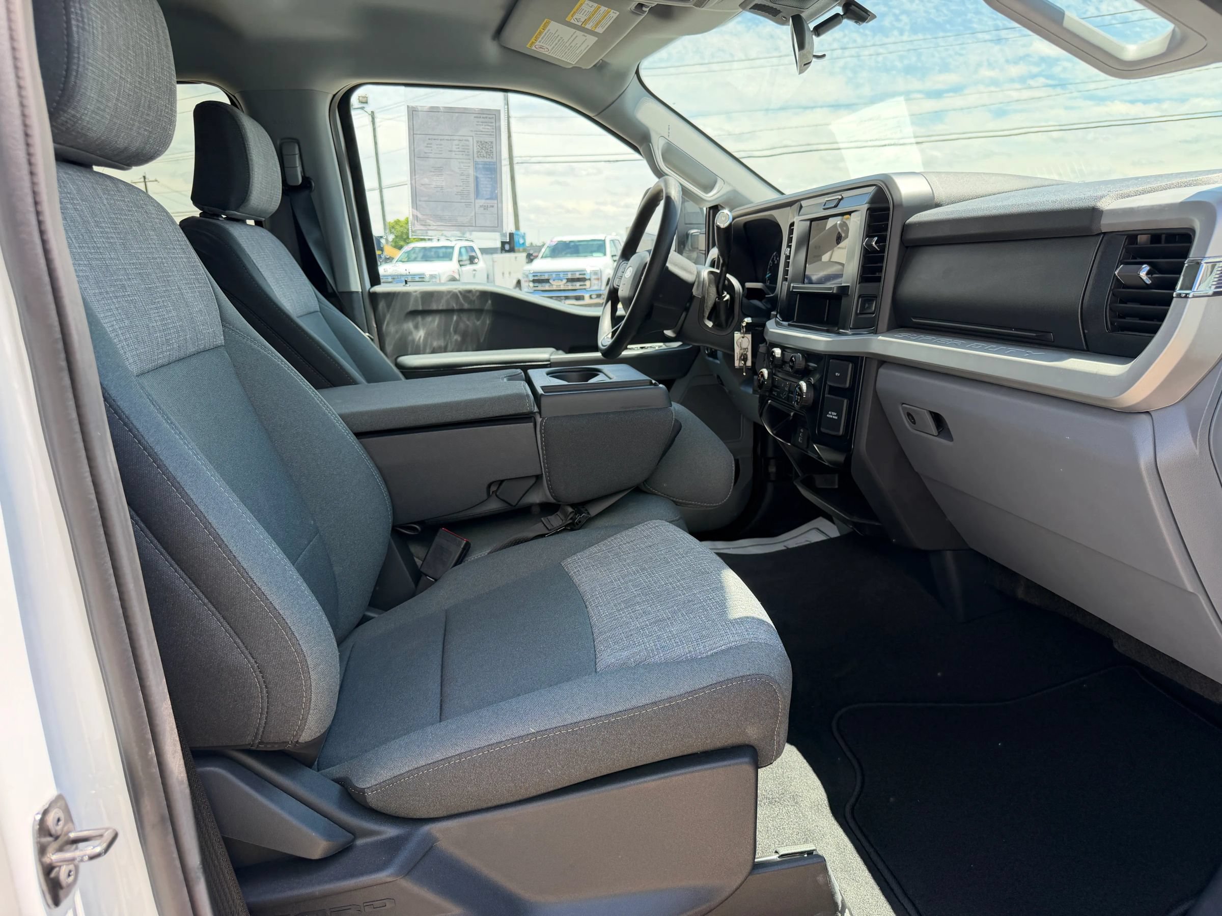 Used 2025 Ford F350 XLT AWD/4WD image 32