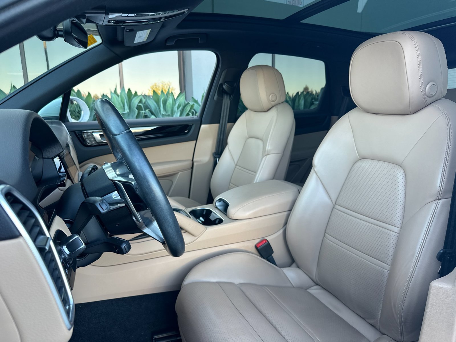 Certified 2023 Porsche Cayenne AWD/4WD image 6