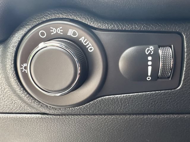 Used 2025 Dodge Durango R/T AWD/4WD image 24