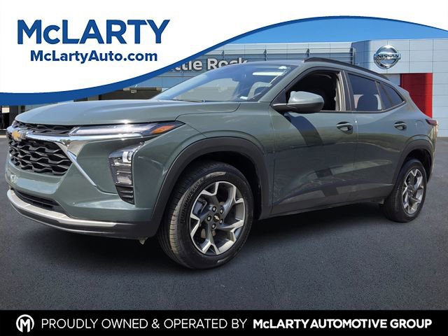 Used 2025 Chevrolet Trax LT image 1