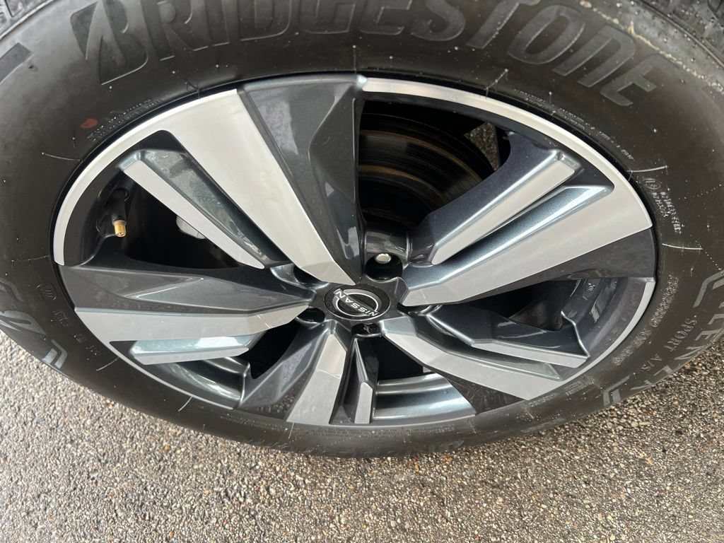 Certified 2023 Nissan Rogue SL AWD/4WD image 42
