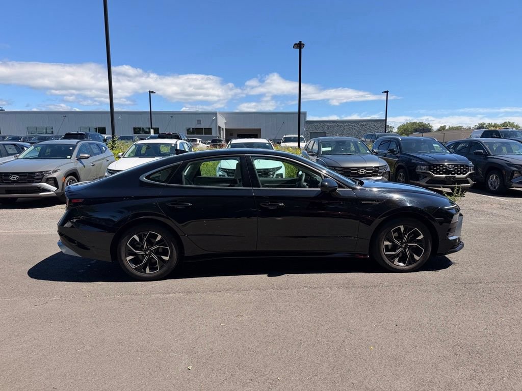 Certified 2024 Hyundai Sonata SEL FWD image 2