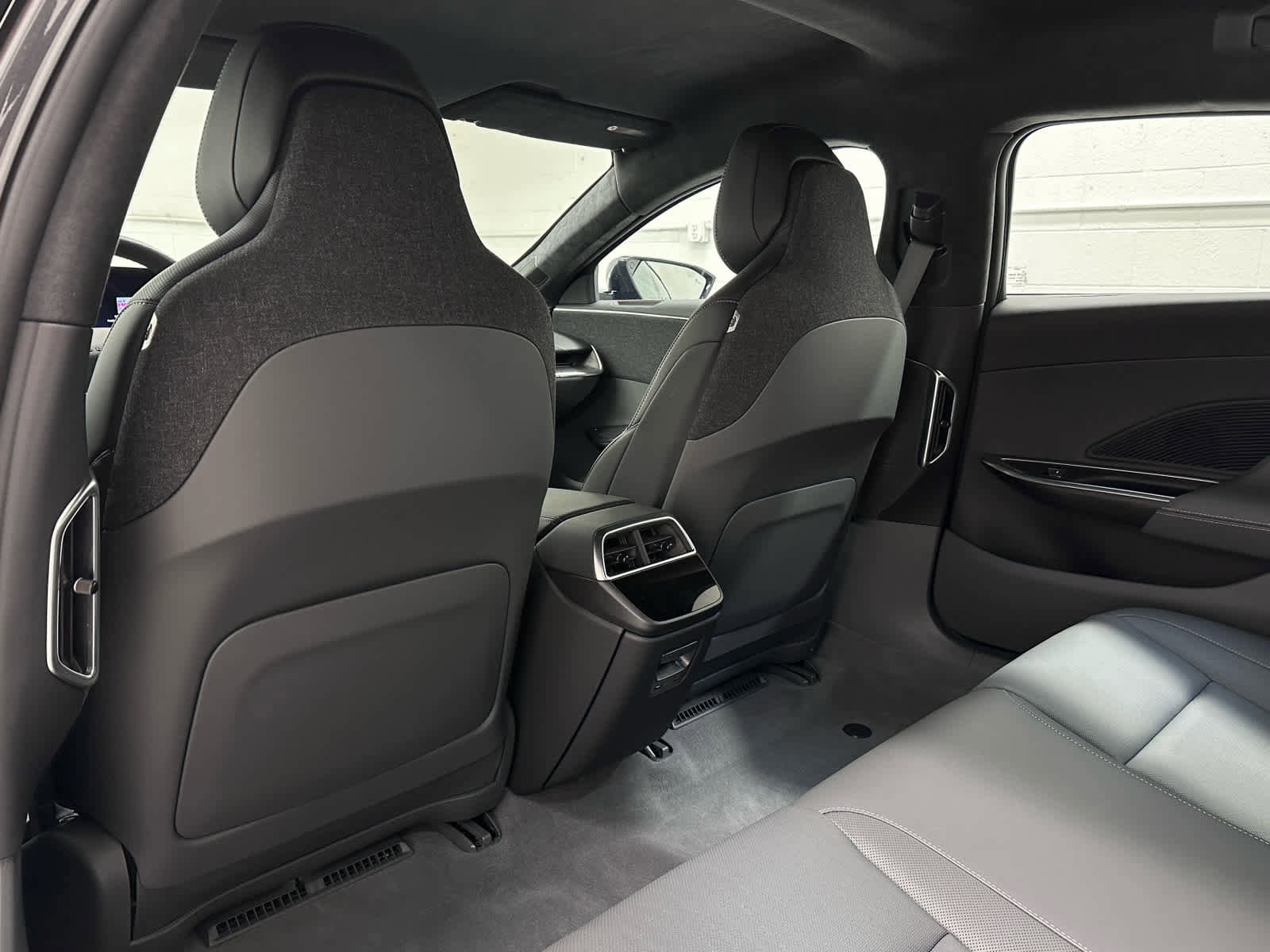 Used 2024 Lucid Air Touring image 14