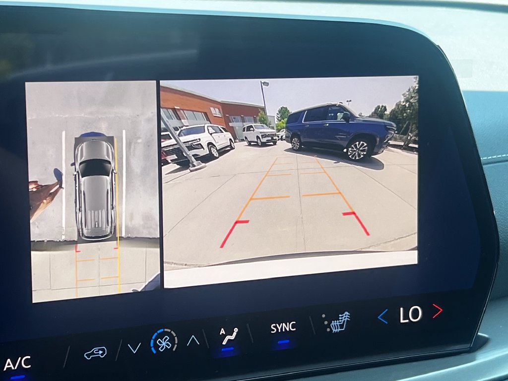 New 2026 Chevrolet Traverse LT w/ Midnight/Sport Edition FWD image 8
