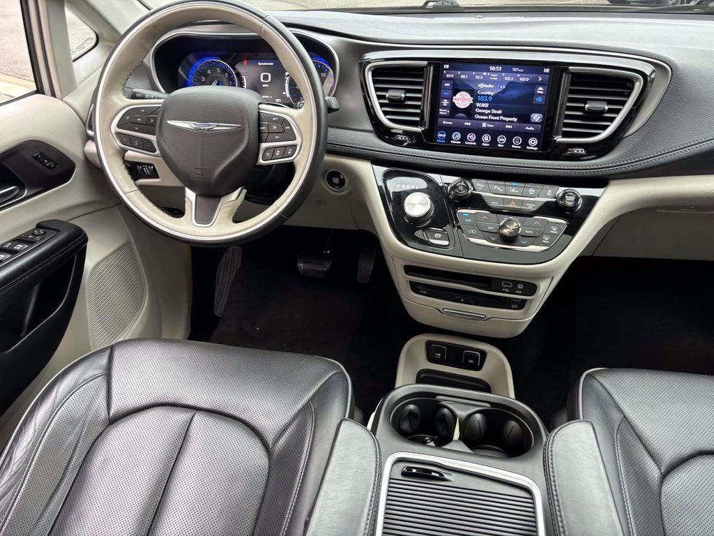 Used 2019 Chrysler Pacifica Limited w/ Advanced Safetytec Group image 32