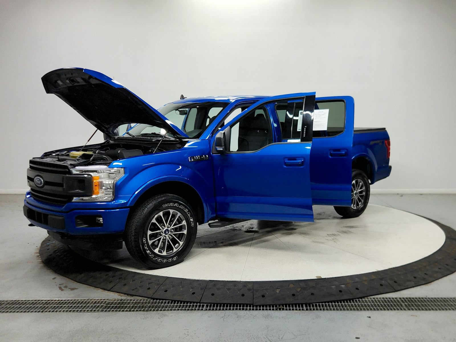 Used 2019 Ford F150 XLT w/ Equipment Group 302A Luxury AWD/4WD image 12