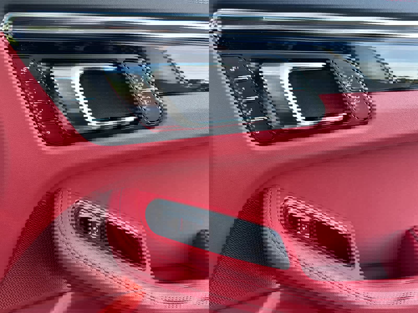 New 2026 Porsche Macan image 19