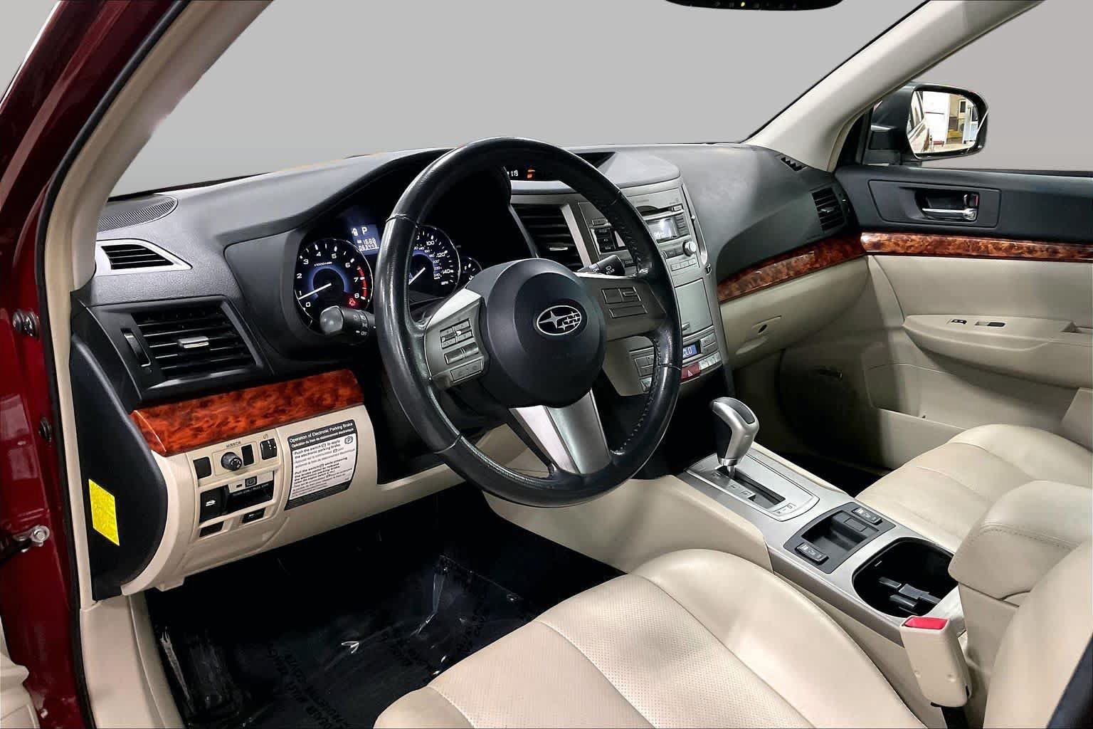 Used 2011 Subaru Outback 2.5i Limited AWD/4WD image 17