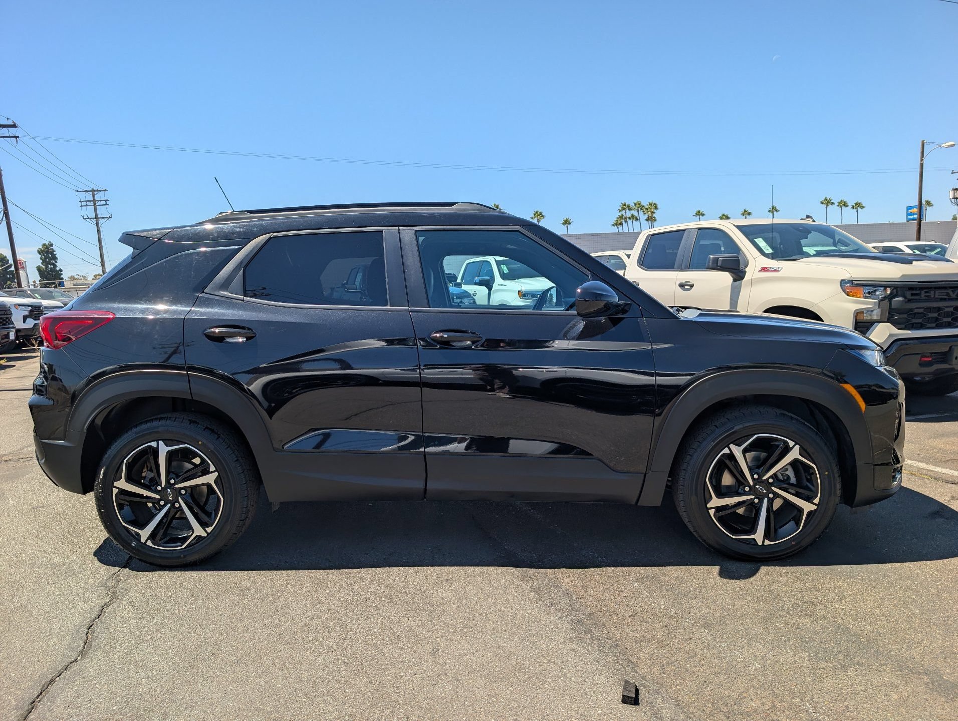 Certified 2022 Chevrolet TrailBlazer RS w/ Technology Package FWD image 7