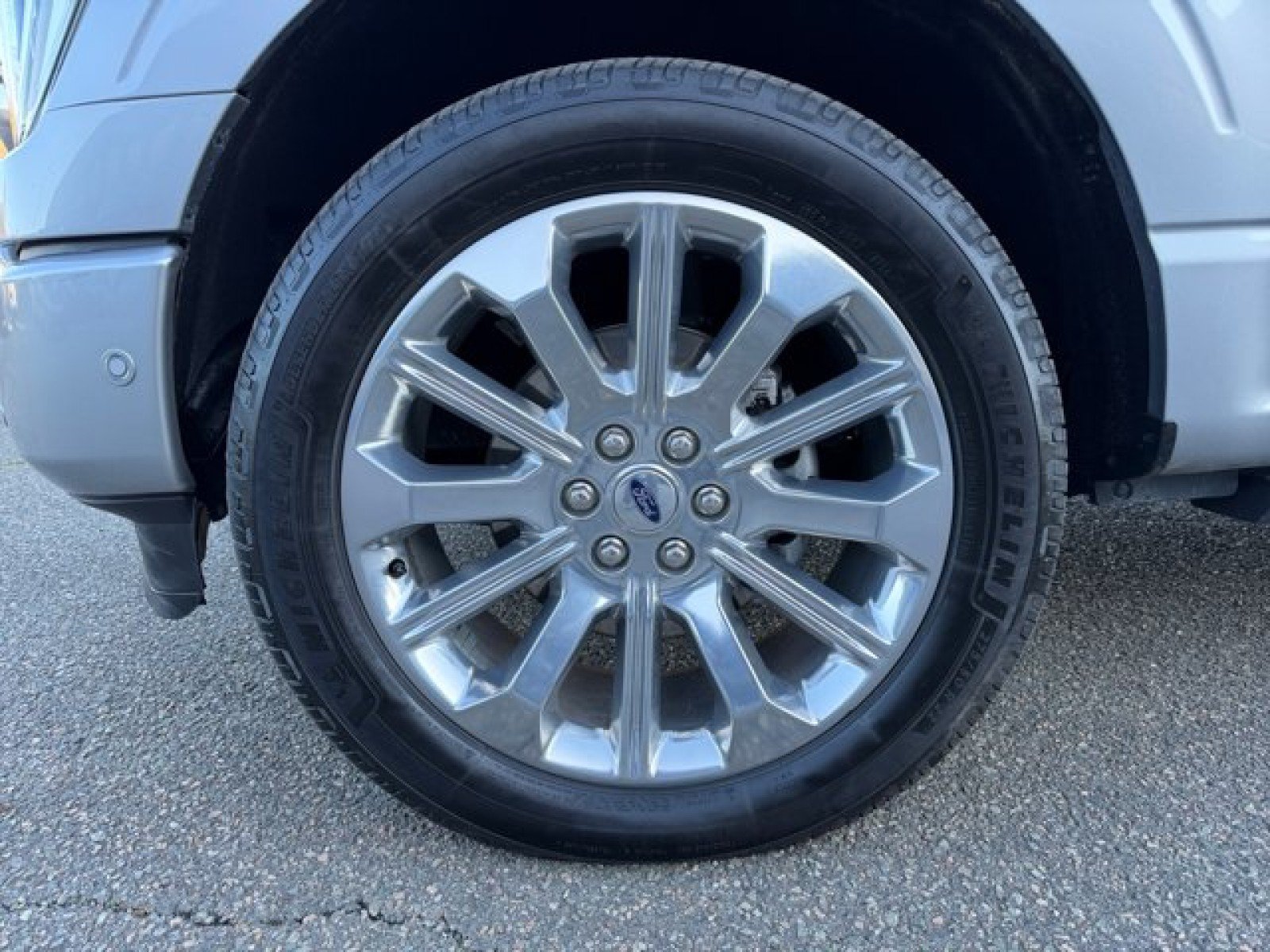 Used 2022 Ford F150 Limited AWD/4WD image 9