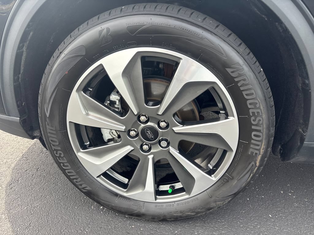 Certified 2024 Ford Escape Platinum AWD/4WD image 33