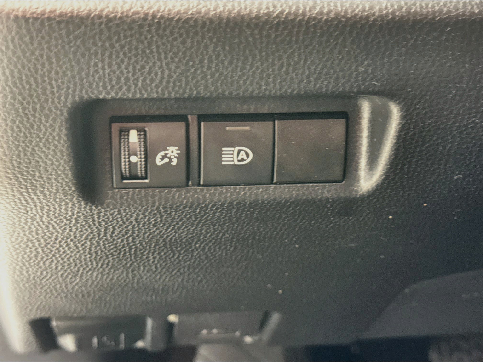 Used 2022 Toyota RAV4 XLE AWD/4WD image 10