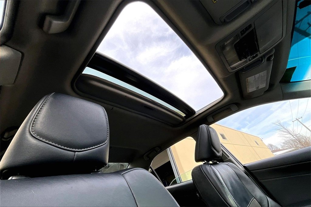 Used 2013 Toyota Camry SE image 22