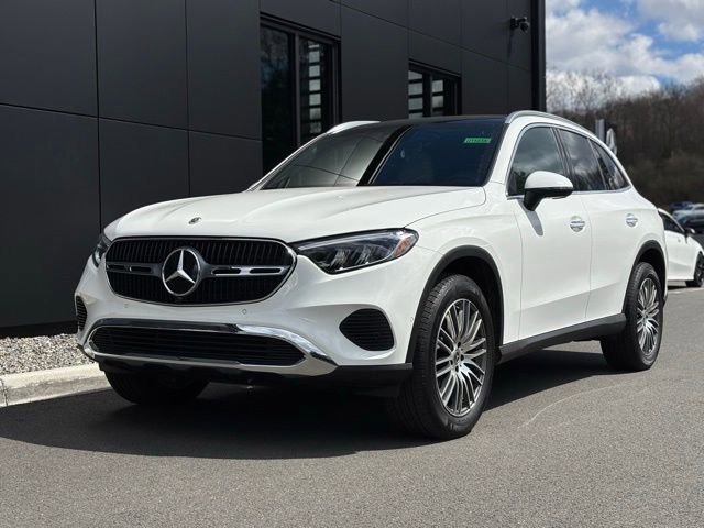 Used 2026 Mercedes-Benz GLC 300 4MATIC image 2