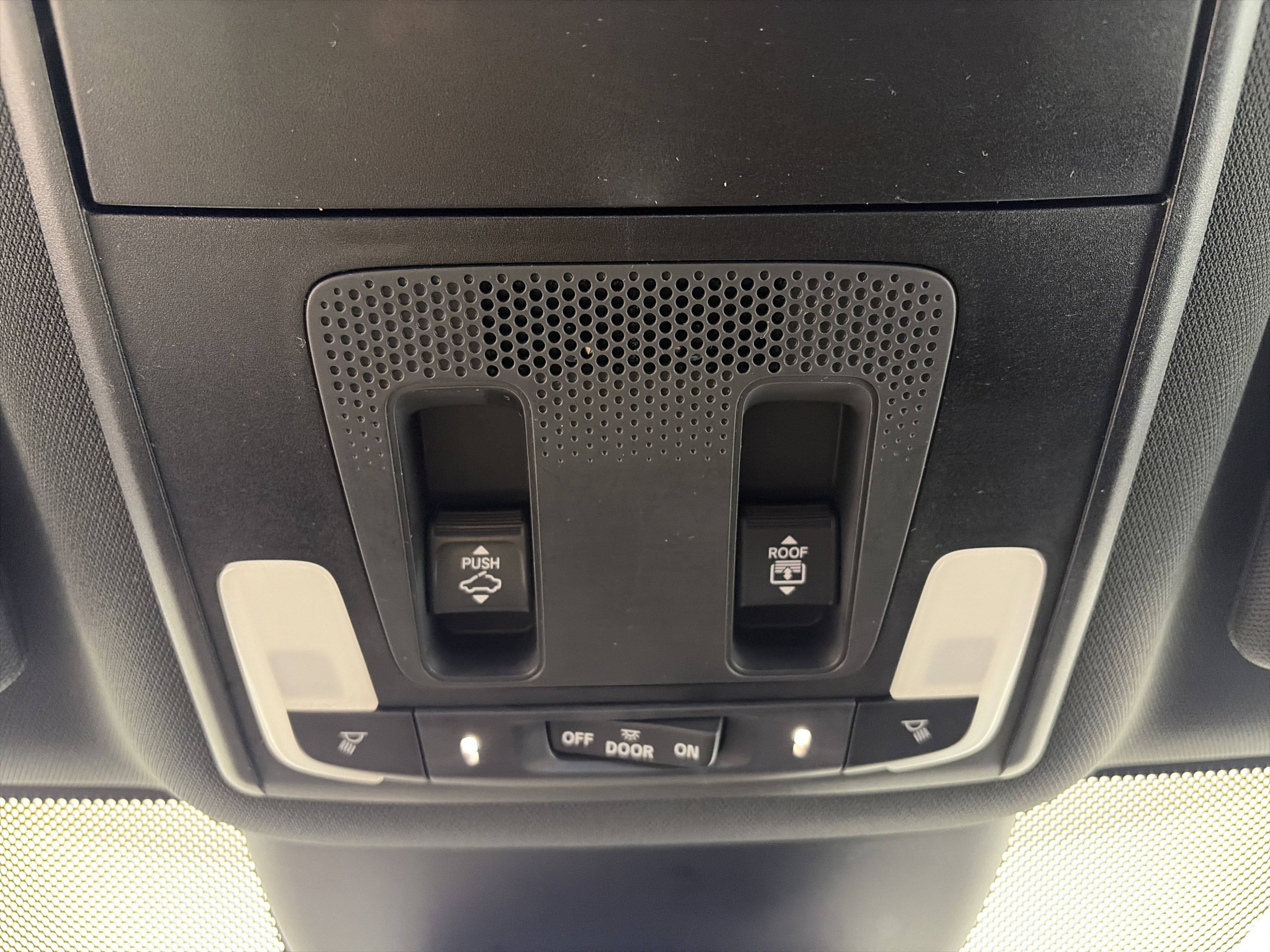 Used 2023 Honda Pilot TrailSport image 33