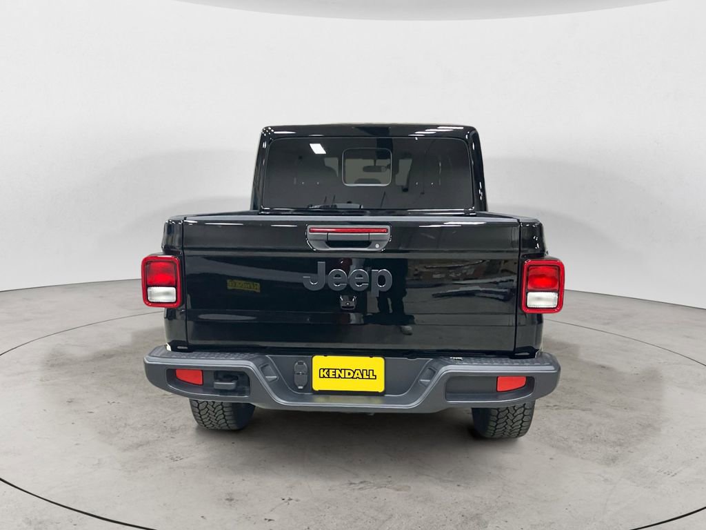 Used 2025 Jeep Gladiator Sport image 4