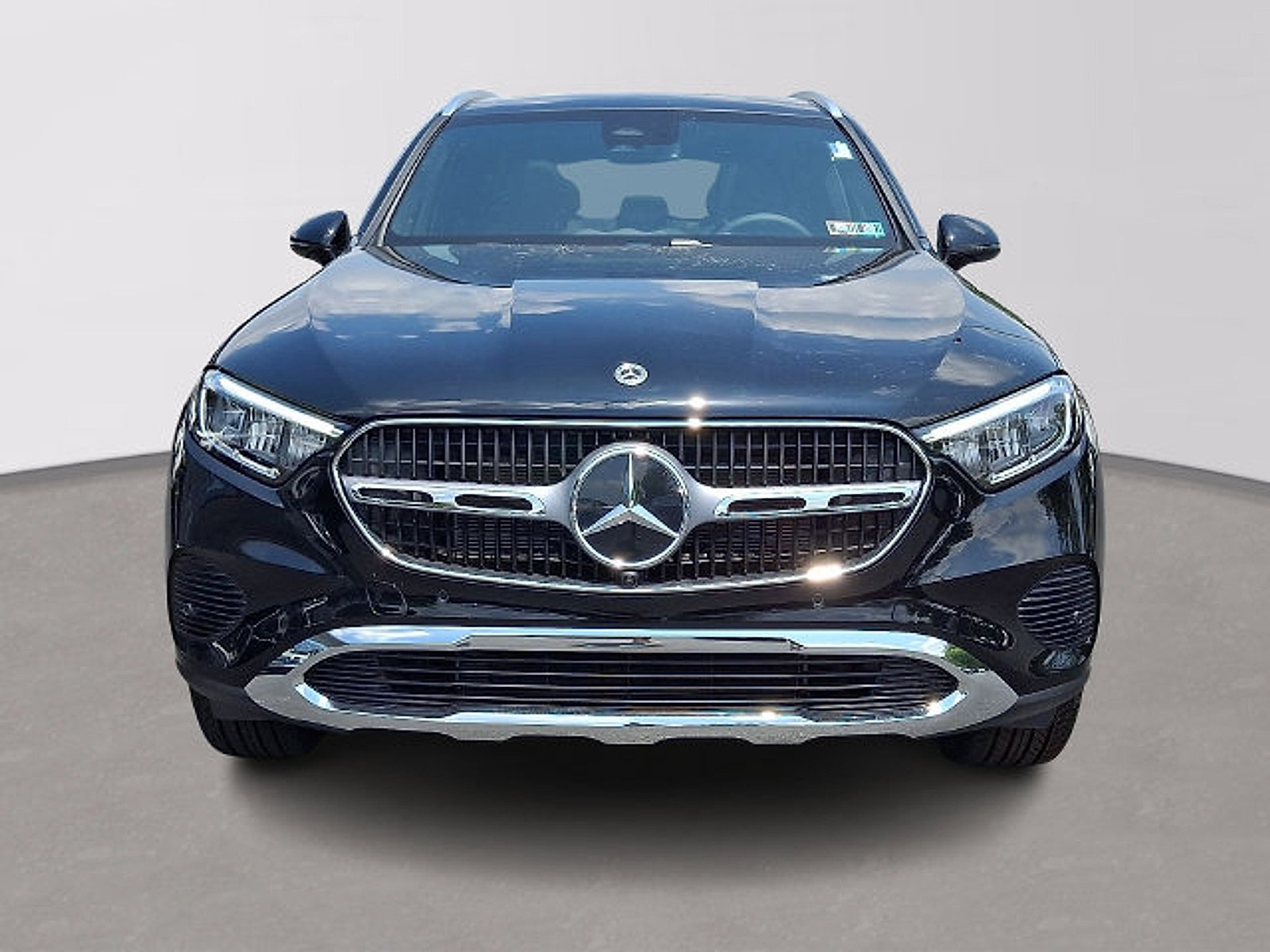 Used 2026 Mercedes-Benz GLC 300 4MATIC image 2