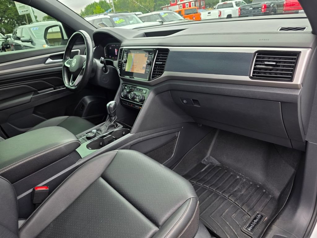 Used 2020 Volkswagen Atlas Cross Sport SEL R-Line AWD/4WD image 26